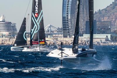 LUNA ROSSA PRADA PIRELLI gran dominador de la regata gana la Unicredit Youth America`s Cup 